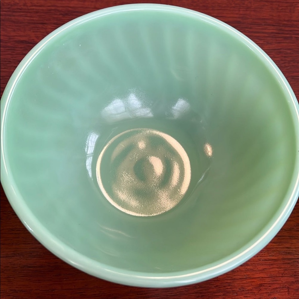 Fire King Jadeite Complete Swirl Mixing Bowl Set of 4 – Anchor Hocking – Firm - Picture 4 of 11